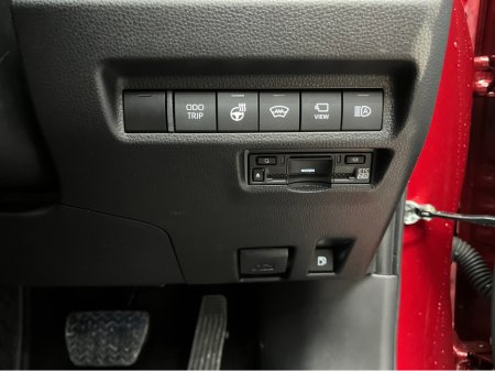 2025 Toyota Rav4 - thumbnail 13