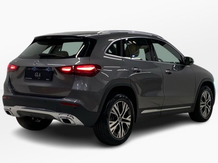 2026 Mercedes-Benz GLA Class - thumbnail 3