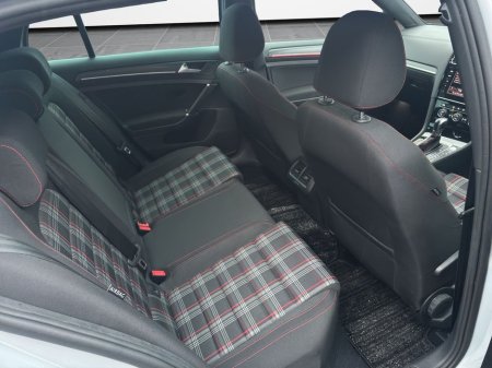 2018 Volkswagen Golf GOLF GTI €27,888 thumbnail