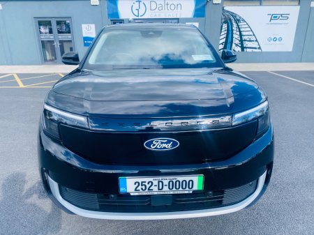 2025 Ford Explorer - photo 2