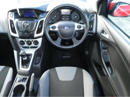 2012 Ford Focus - thumbnail 17