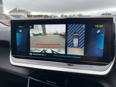 2023 Peugeot 208 - thumbnail 12