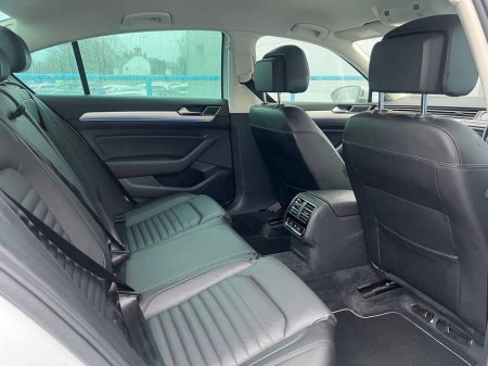 2017 Volkswagen Passat GTE 1.4 HYBRID // FULL SERVICE HISTORY // LEATHER HEATED SEATS // 18" ALLOYS // APPLE CARPLAY/ANDROID AUTO €18,900 thumbnail