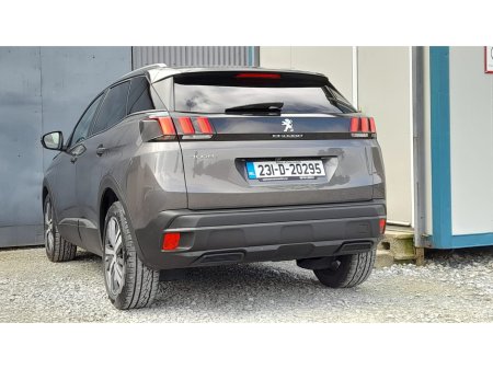 2023 Peugeot 3008 - thumbnail 4