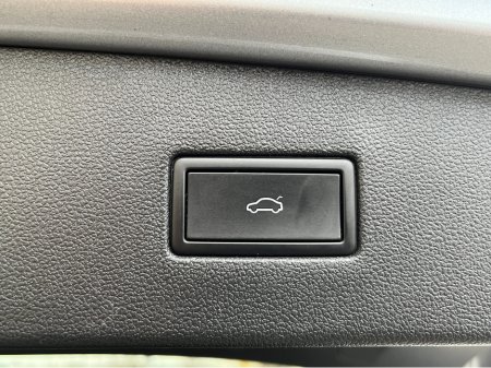 2023 Volkswagen Tiguan Allspace R-LINE 7 SEATER AUTOMATIC 2.0 TDI DIESEL //SAT NAV//ADAPTIVE CRUISE CONTROL//REVERSE CAMERA//HEATED SEATS AND STEERING WHEEL// €42,950 thumbnail