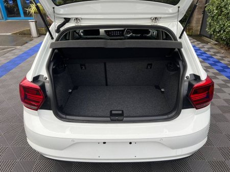 2019 Volkswagen Polo COMFORTLINE 1.0 TSI // FULL SERVICE HISTORY // DIAMOND CUT ALLOYS // APPLE CARPLAY/ANDROID AUTO €15,900 thumbnail