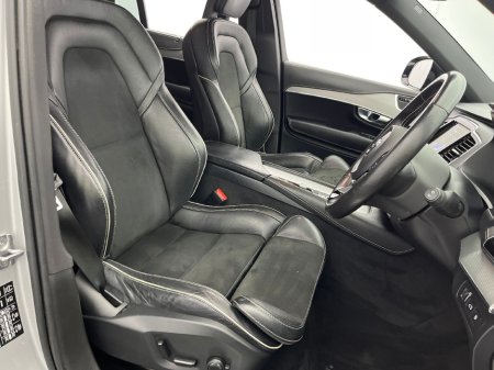 2021 Volvo XC90 R-DESIGN T8 RCHARGE RECHARGE AWD // 7 SEATER €43,950 thumbnail