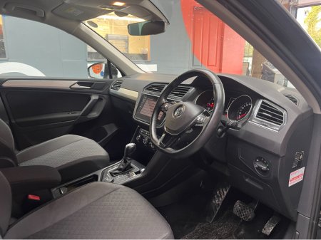 2019 Volkswagen Tiguan €24950! 2019 VOLKSWAGEN TIGUAN 2.0 TDI AUTOMATIC 4MOTION COMFORT 2.0 AUTOMATIC / CRUISE CONTROL / REVERSE CAMERA €24,950 thumbnail