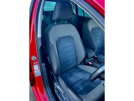 2015 Volkswagen Golf 1.4 TSI 150HP ACT HIGHLINE €12,499 thumbnail