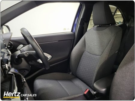 2023 Toyota Yaris Cross DESIGN HEV 1.5 Petrol Automatic €24,995 thumbnail