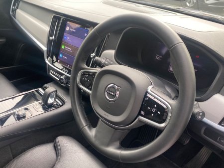 2023 Volvo V90 T6 Dark Plus Recharge AWD Auto (PHEV) €47,900 thumbnail