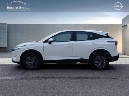 2023 Nissan Qashqai - view 3