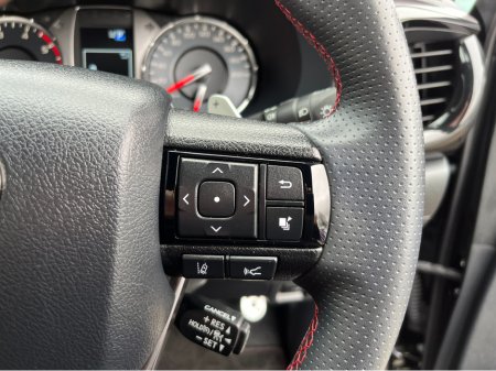 2024 Toyota Hilux - thumbnail 22