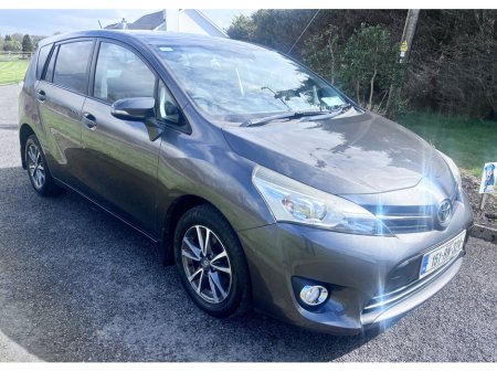 2015 Toyota Verso - thumbnail 3