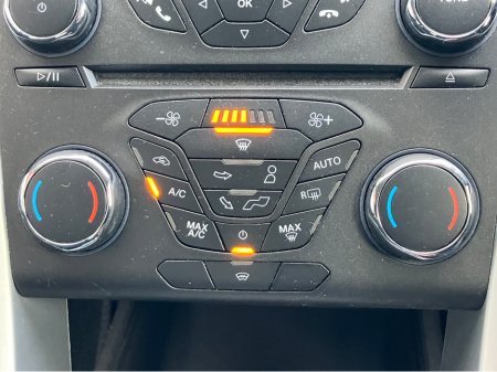 2016 Ford Mondeo - thumbnail 14