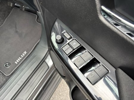 2026 Toyota Hilux - thumbnail 13