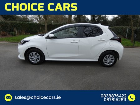 2020 Toyota Yaris - thumbnail 3