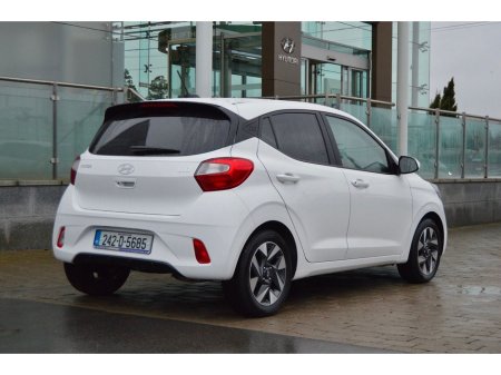 2024 Hyundai i10 i10 Deluxe Plus Auto €21,995 thumbnail