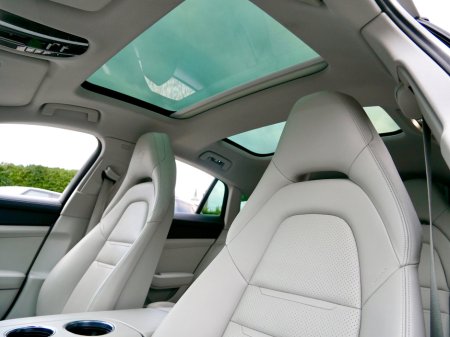 2023 Porsche Panamera - thumbnail 18