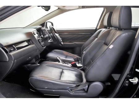 2017 Mitsubishi Outlander - thumbnail 14