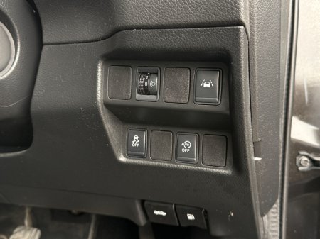 2017 Nissan Qashqai - thumbnail 19