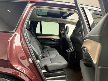 2025 Volvo XC90 PLUS T8 PHEV AWD AUTO *7 SEATER* €79,990 thumbnail