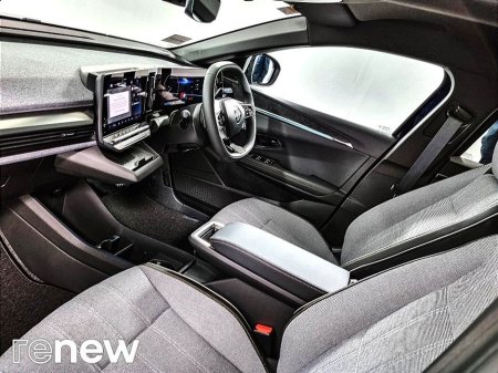 2023 Renault Megane E-Tech EV60 220hp Techno €25,900 thumbnail