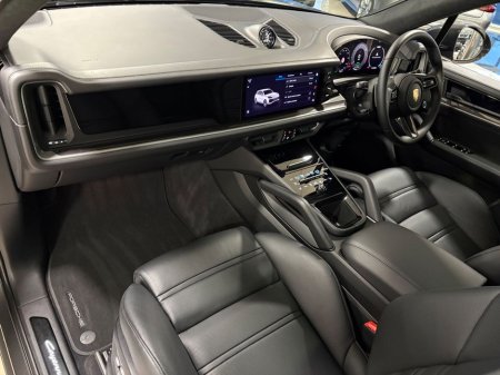 2024 Porsche Cayenne - thumbnail 19
