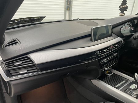 2017 BMW X5 - thumbnail 18