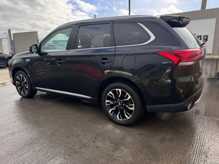 2017 Mitsubishi Outlander - thumbnail 7