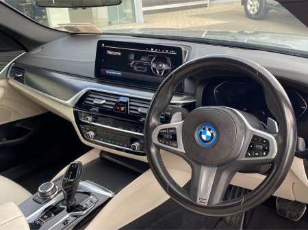 2022 BMW 5 Series - photo 6