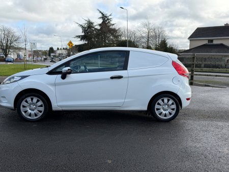 2012 Ford Fiesta - thumbnail 4