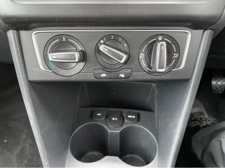 2015 Volkswagen Polo - thumbnail 12