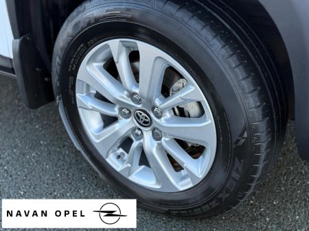 2023 Toyota Yaris Cross Cross Luna 1.5 Hybrid €26,950 thumbnail