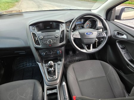 2015 Ford Focus - thumbnail 11