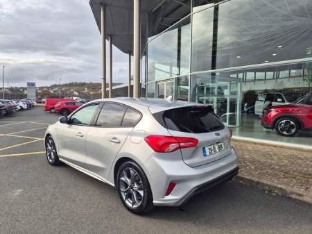 2021 Ford Focus - thumbnail 3