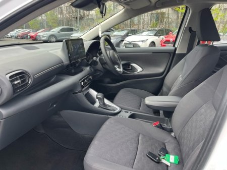 2025 Toyota Yaris - photo 6