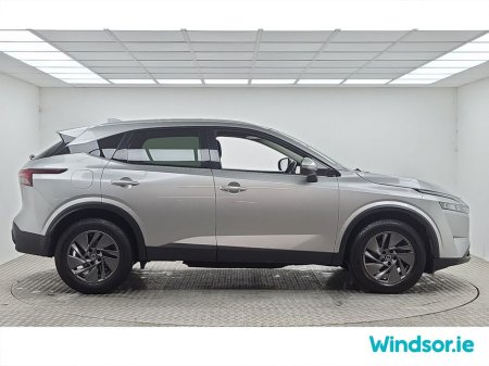 2022 Nissan Qashqai 1.3 PET MILD HYBRID SV + Glass Roof Rail Pack €25,995 thumbnail