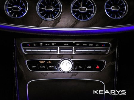 2019 Mercedes-Benz E Class - thumbnail 19