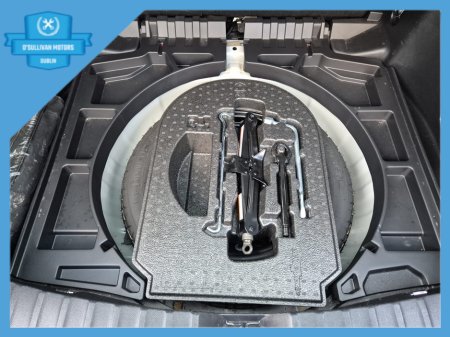 2023 Toyota Corolla CROSS LUNA 1.8 4DR AUTO €29,499 thumbnail