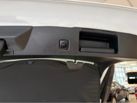 2022 Ford Kuga ST LINE X PHEV PAN ROOF €25,900 thumbnail