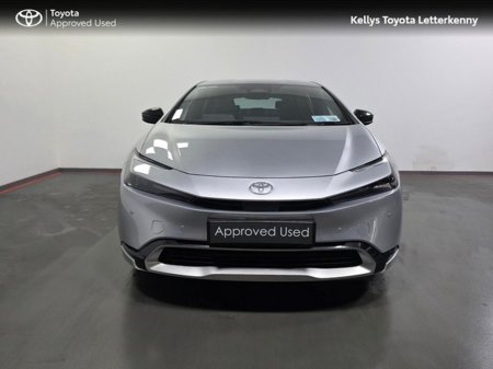 2025 Toyota Prius - thumbnail 3