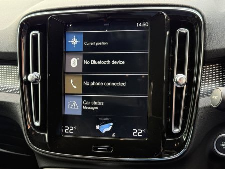 2018 Volvo XC40 D3 FWD MANUAL 150 R-DESIGN thumbnail