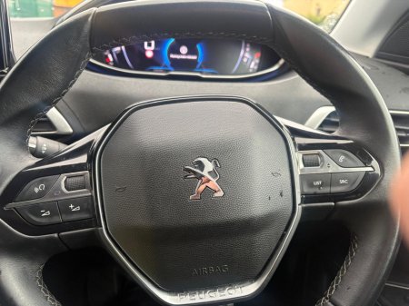 2023 Peugeot 5008 FL ALLURE 1.5 BLUE HDI 13 130 6.3 €36,950 thumbnail