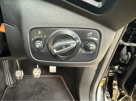 2019 Ford Kuga 2.0 TDCI ST-LINE 49k MILES €21,950 thumbnail