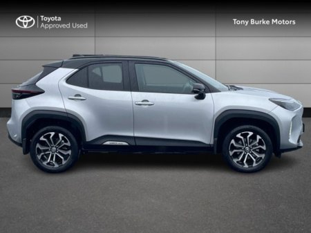 2025 Toyota Yaris Cross - Save EUR 4,100 - LunaSport BiTone - 1.5 Hybrid - Automatic - EUR 180 Tax // Remote Central Locking // Front Electric Windows // Rear Electric Windows // Electric Mirrors // Finger Tip Stereo Control €33,575