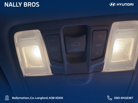 2014 Hyundai i30 1.6 PREMIUM 5DR €8,750 thumbnail