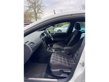 2013 Volkswagen Golf - thumbnail 10