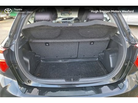 2018 Toyota Yaris - thumbnail 10