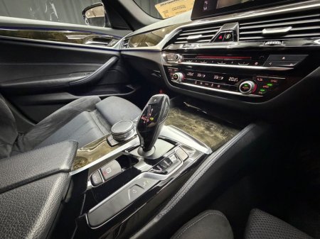 2017 BMW 5 Series - thumbnail 23